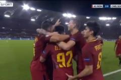 逆天摳屁股佩羅蒂用手指摳沙拉維的屁股，沙拉維還不吭聲