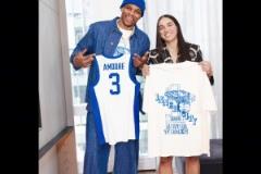 基因太強(qiáng)大了！觀戰(zhàn)勇士灰熊附加賽的庫(kù)里老婆和大女兒！