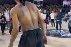 不愧是海淀蔡依林大老師這身材是國內(nèi)女主持的天花板啊~