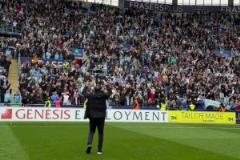 有能！考文垂2:0西布朗，蘭帕德賽后農(nóng)夫三拳與球迷互動(dòng)