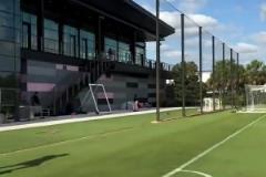 腳法不減當(dāng)年！小貝上演零度角定位球破門