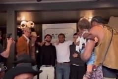 隊(duì)內(nèi)皇太子！雷霆5名新秀一起給亞歷山大的兒子唱生日歌