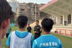 教練說他拿過兩次亞冠冠軍！中超冠軍拿到手軟！