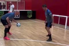 坎比亞索這籃球打得有模有樣這一手小勾手和跳投~