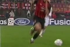 米蘭球迷還記得這一年的歐冠嗎？面對(duì)皇馬和多特，他重拳出擊！