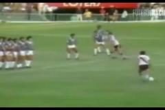 不助跑發(fā)任意球的狠人！珍藏影像：羅伯托迪亞米特的任意球集錦！