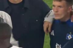 戲劇效果這么強？漢堡全場多打一人遭逼平，賽后前鋒后衛(wèi)激烈內(nèi)訌