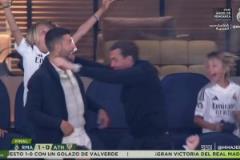 一家都皇馬球迷！德約科維奇現(xiàn)場(chǎng)看到巴爾韋德絕殺后的反應(yīng)