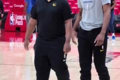 孟超：火勇首戰(zhàn)你看好誰！ 勇士訓練現(xiàn)場全員狂投三分