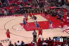 炸裂！申京開場一飛沖天單臂殘暴隔扣追夢，點(diǎn)燃全場氣氛！