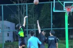 小姐姐這球打的很絲滑啊！來(lái)個(gè)對(duì)抗啊~