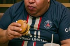 你禮貌嗎??？當(dāng)姆巴佩梅西C羅喜歡吃漢堡，不把我漢堡王放眼里啊