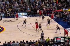 攻防一體的巨星！小卡最后時(shí)刻關(guān)鍵中投命中，又搶斷約基奇?zhèn)髑颍? title=