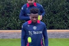 不吹不黑！奧納納的反應(yīng)還是蠻快的