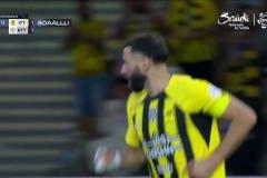 懸念已無？吉達聯(lián)合3-2達曼協(xié)作本澤馬傳射建功，剩5輪6分領跑