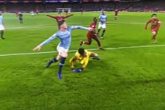 太瀟灑了！曼城：這可能是最帥的一次門線解圍！