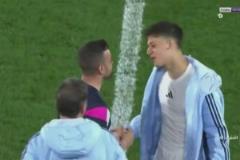 人氣高赫塔菲球隊(duì)工作人員都想要居萊爾的球衣