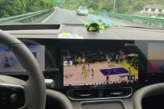 有點(diǎn)危險(xiǎn)?。【W(wǎng)友在高速上邊開(kāi)車邊看湖狼直播~