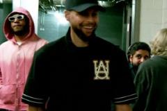 火勇G2球員們帥氣入場但白魔怎么在庫里身后“貼防”啊