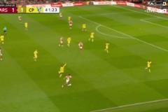 槍手再次領(lǐng)先！特羅薩德假射真扣，左腳射門變線破門