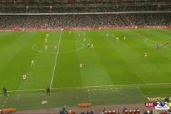 怎么想的？厄德高示意回傳門將，薩利巴仍傳厄德高導(dǎo)致送禮