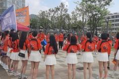 陽光青春大長腿真好看！云南隊小白裙女球迷們跳舞助威