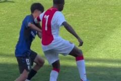 強硬對抗！日本小孩vs非洲小孩