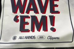 快船主場(chǎng)球迷福利：每人一份毛巾&發(fā)聲器 還有小卡絕殺T恤