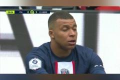 姆總不講武德名場(chǎng)面！姆巴佩佯裝散步轉(zhuǎn)身偷襲門將打空門！