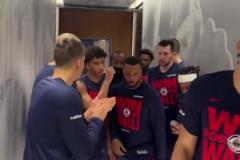 米爾斯教大家怎么揮毛巾！人家可是有冠軍的，說(shuō)不定還能再得一個(gè)