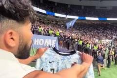 男子拿C羅球衣挑釁梅西！梅西回應(yīng)：去阿拉伯看他，去那里看他