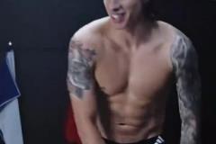 真男模！卡拉菲奧里成阿迪內(nèi)衣形象大使