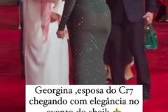 缺乏教育&缺乏尊重！喬治娜穿半透明禮服遭沙特網(wǎng)友怒批