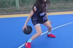 歐文女球迷，連運球都跟偶像一樣這么絲滑啊