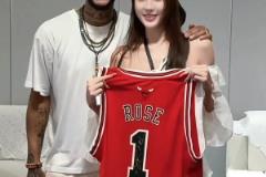 集夢116美女小姐姐曬和羅斯合影：終于終于終于和羅斯合上照了