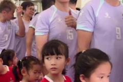 都老啦！石榴姐：大膽哪吒仔，竟然在踢球時(shí)偷親老娘~