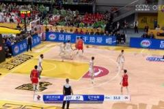 震驚，這球也能進(jìn)！許鐘豪翻身后仰遠(yuǎn)距離中投打板壓哨命中！