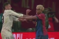 德比火藥味！兩人爭(zhēng)搶皮球，塞巴略斯一掌打到亞馬爾面部！