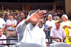 缺陣目睹被橫掃！莫蘭特不想上鏡手擋鏡頭 導(dǎo)播隨即了個(gè)角度