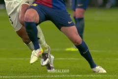 阿勞霍這場對姆巴佩進(jìn)行超強(qiáng)控制，皇馬也沒法從身后發(fā)起進(jìn)攻