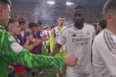 不服氣？呂迪格列隊(duì)環(huán)節(jié)沒(méi)握手祝賀引爭(zhēng)議