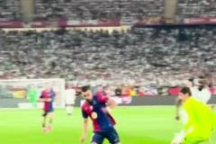 托雷斯！近景看費(fèi)蘭85分鐘接亞馬爾長(zhǎng)傳過褲襪打空門得手！