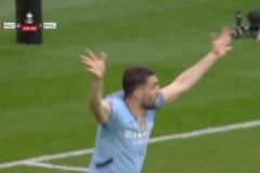 這不是點球嗎？科瓦西奇射門阿伯特用手擋出！主裁沒有判罰！