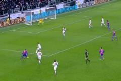 歐冠女主持這一身性感吊帶裝這才是理想的歐洲美女啊~