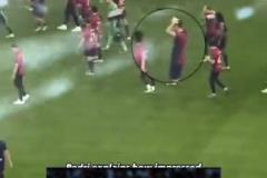 殺人誅心啊！佩德里賽后模仿貝林厄姆原地抱頭呆愣