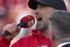 不負(fù)眾望！克洛普卸任時(shí)帶頭高唱斯洛特之歌，這賽季利物浦提前奪冠