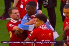 麥卡將阿根廷國旗掛在科納特脖子上球迷：法國不會再選他入隊(duì)