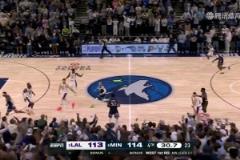 關(guān)鍵犯錯(cuò)！詹姆斯邊線球發(fā)球失誤，隨后打手愛(ài)德華茲被挑戰(zhàn)成功！