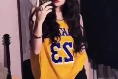 黑絲大長腿！現(xiàn)在女詹密都這么卷了嘛