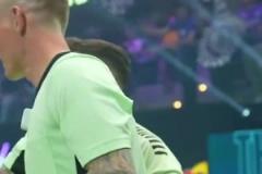 裁判比球員還出名！克羅斯擔任裁判執(zhí)法比賽，要是還在皇馬…